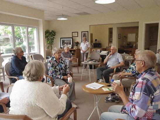 Senior adults in cognitive resilience training